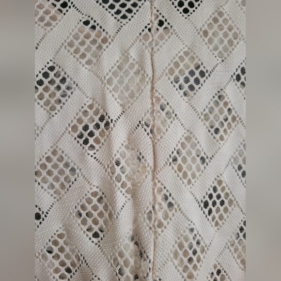 Women's size XL Daytrip shirt from Buckle, w/ lace, rhinestones, cross - Picture 6 of 6